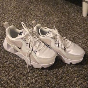 Nike chunky sneakers